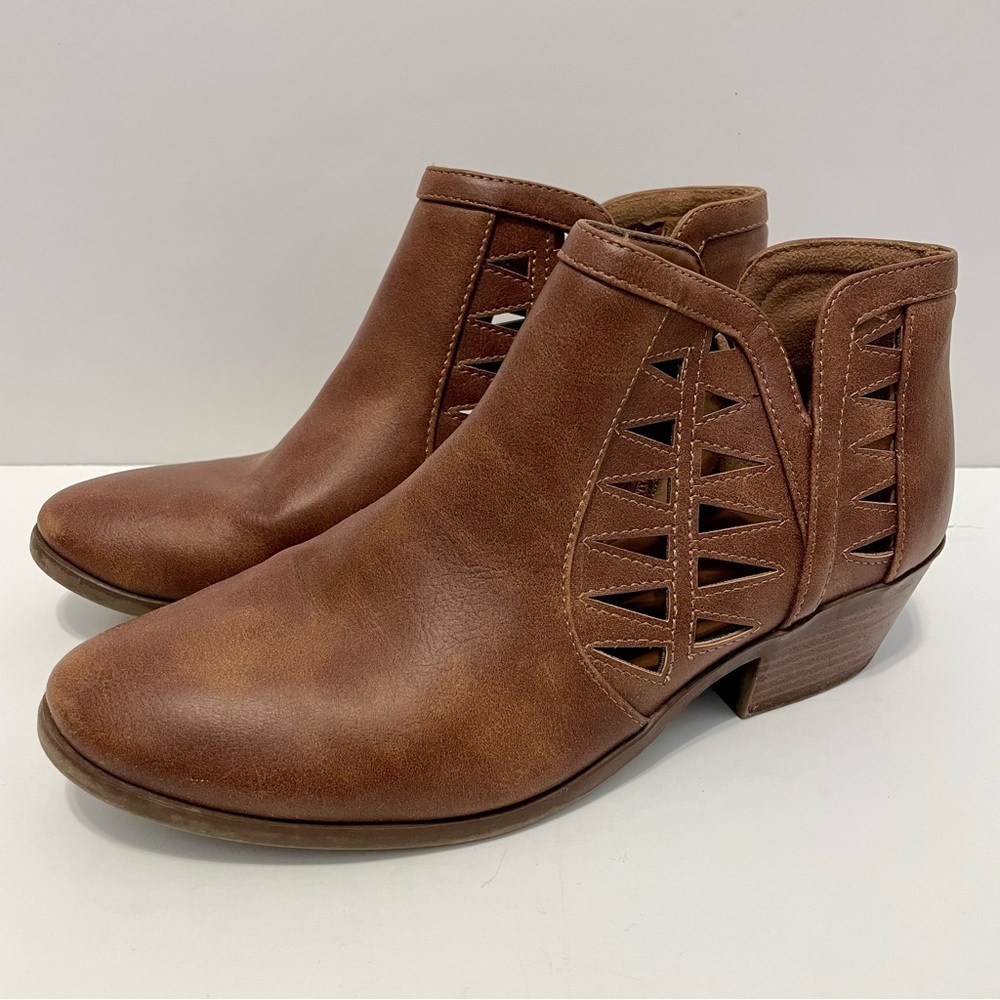 Soda Chance Perforated Cut Out Stacked Block Heel Ankle Booties Brown Size 9